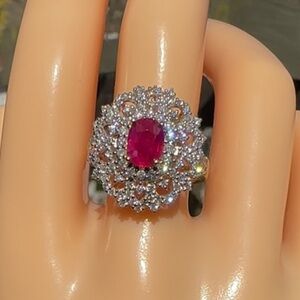 Natural Burmese Ruby and Diamond Ring in 18 k solid gold with certificate